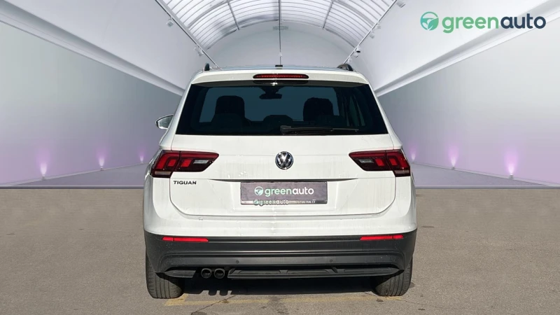 VW Tiguan 2.0 TDi DSG, снимка 5 - Автомобили и джипове - 48098011