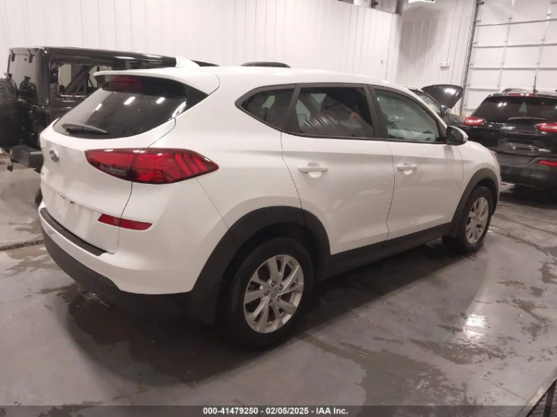 Hyundai Tucson 2.0L I-4 DI, DOHC, VVT, 161HP Front Wheel Drive, снимка 9 - Автомобили и джипове - 49497934