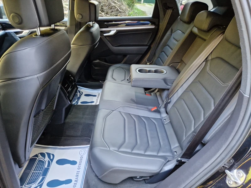 VW Touareg 3.0TDI R-line Швейцария, снимка 14 - Автомобили и джипове - 52654055