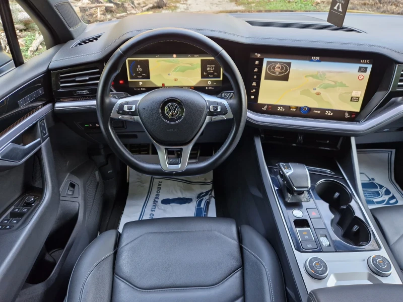 VW Touareg 3.0TDI R-line Швейцария, снимка 12 - Автомобили и джипове - 52654055