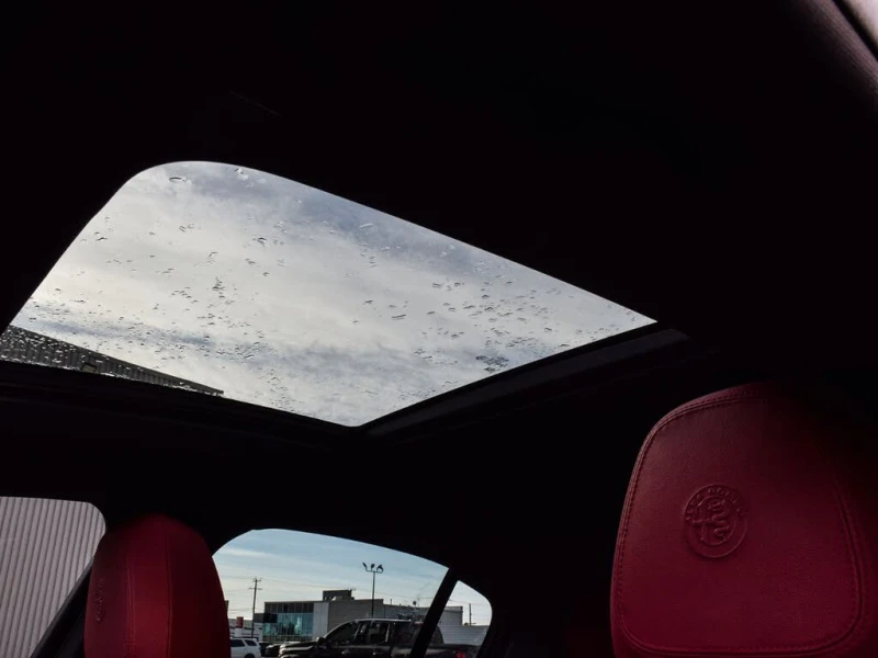 Alfa Romeo Stelvio Ti Sport* CARFAX* АвтоКредит* (ЦЕНА ДО БГ), снимка 10 - Автомобили и джипове - 53245274