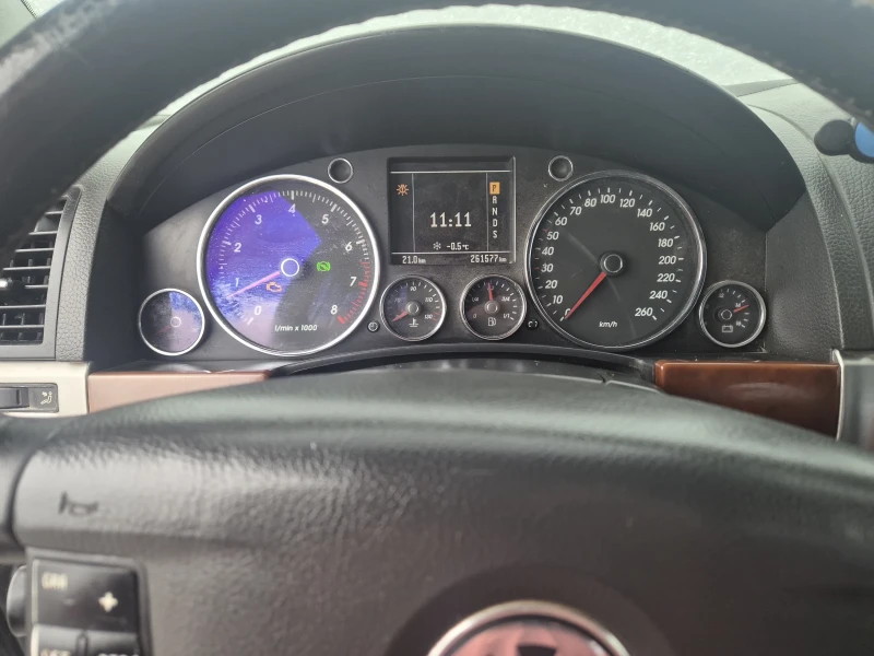 VW Touareg 3.2 V6 LPG НА ПРУЖИНИ, снимка 6 - Автомобили и джипове - 53304823