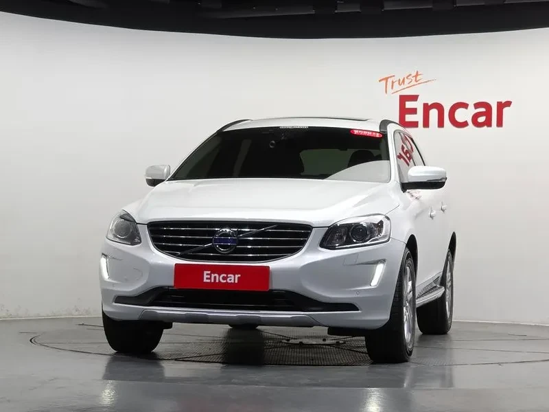 Volvo XC60 D3, снимка 2 - Автомобили и джипове - 56356347