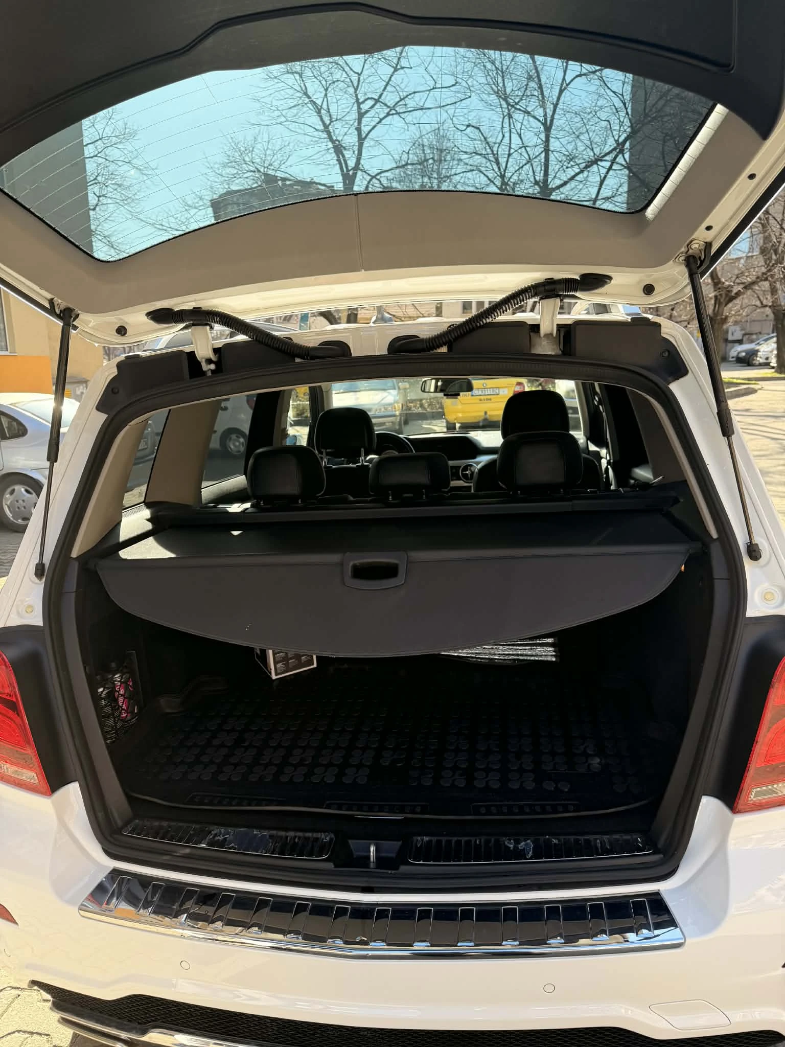 Mercedes-Benz GLK 4Matic/Sport-Paket (AMG)/Pano/Euro5, снимка 12 - Автомобили и джипове - 53747181