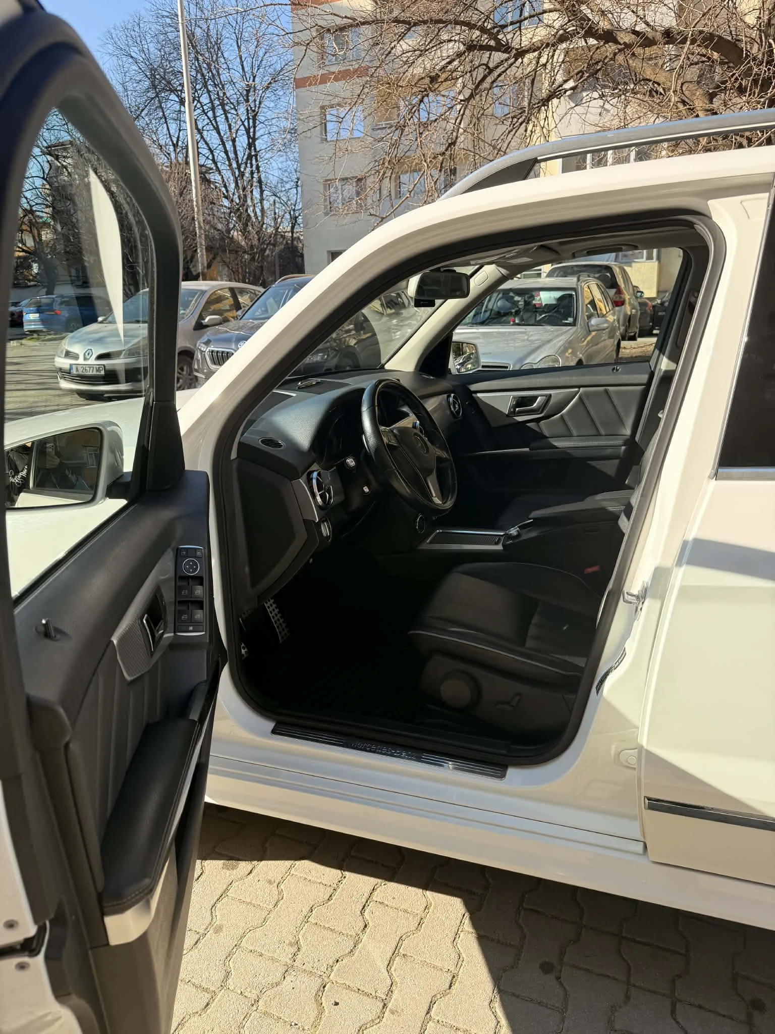 Mercedes-Benz GLK 4Matic/Sport-Paket (AMG)/Pano/Euro5, снимка 8 - Автомобили и джипове - 53747181