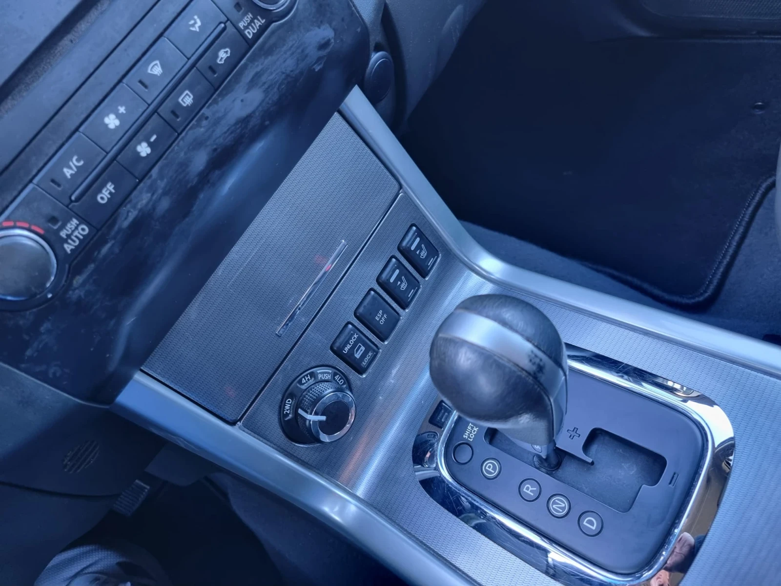 Nissan Navara 3.0D 4x4 ШВЕЙЦАРИЯ, снимка 12 - Автомобили и джипове - 54199504