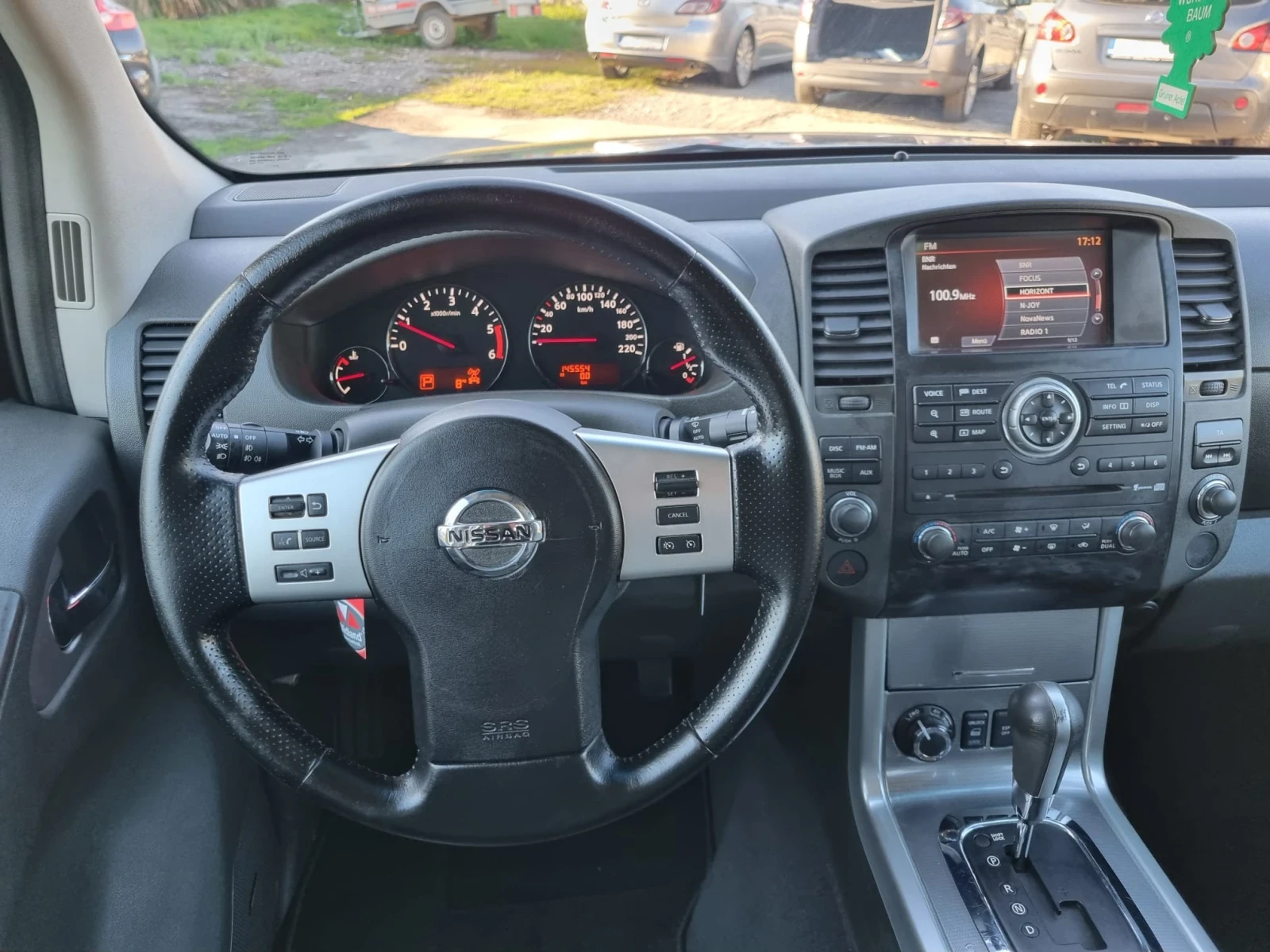 Nissan Navara 3.0D 4x4 ШВЕЙЦАРИЯ, снимка 10 - Автомобили и джипове - 54199504