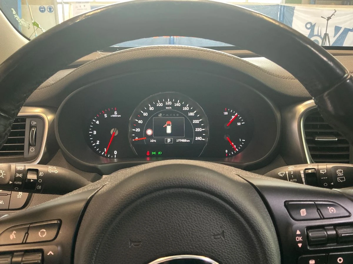 Kia Sorento 2.2CRDI* 4x4* Platinum* Infinity* Обдухване* Пано, снимка 9 - Автомобили и джипове - 54421393