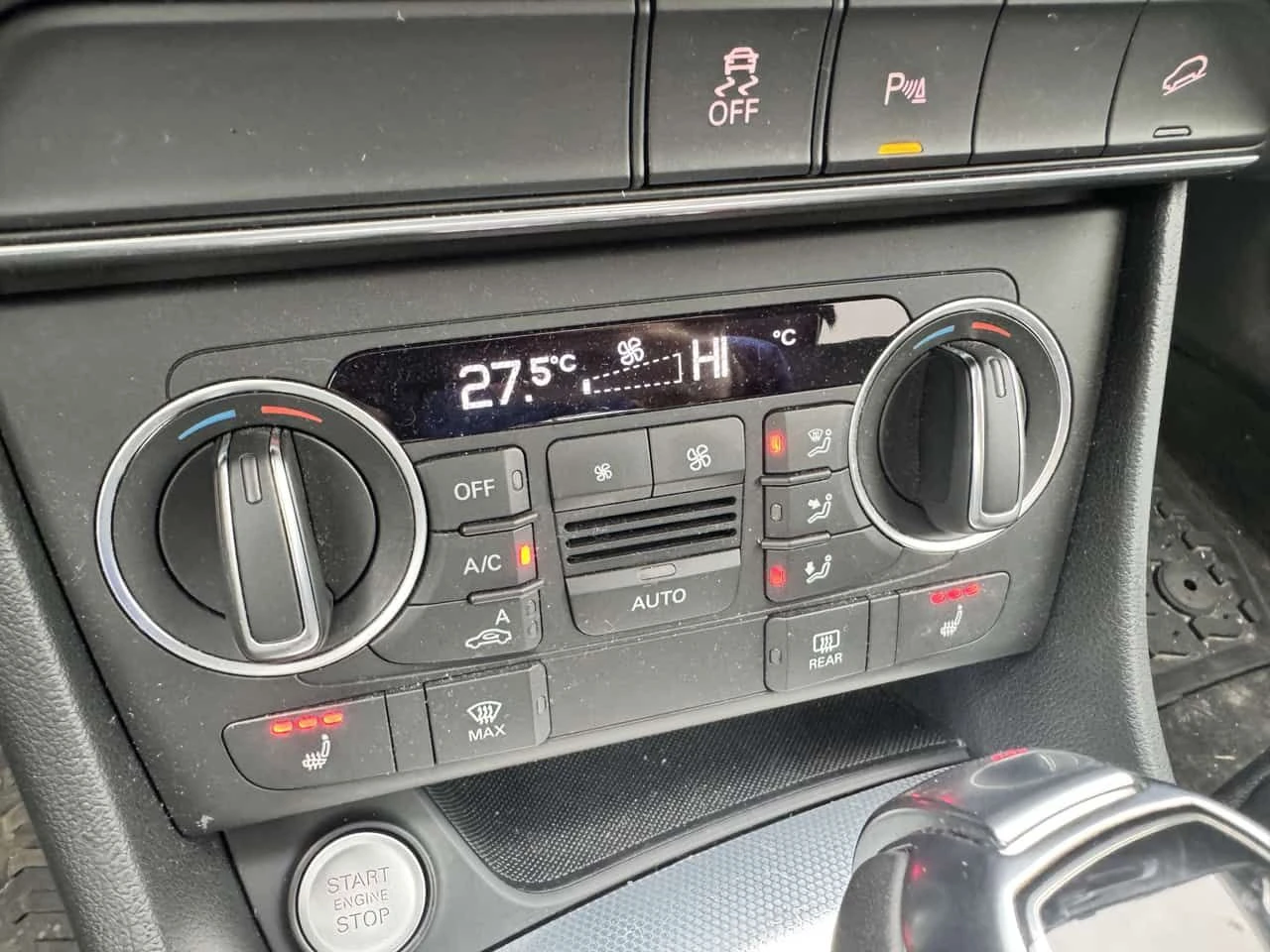 Audi Q3 * Progressiv * CARFAX * БЕЗ ПЪРВОНАЧАЛНА ВНОСКА, снимка 13 - Автомобили и джипове - 54726321