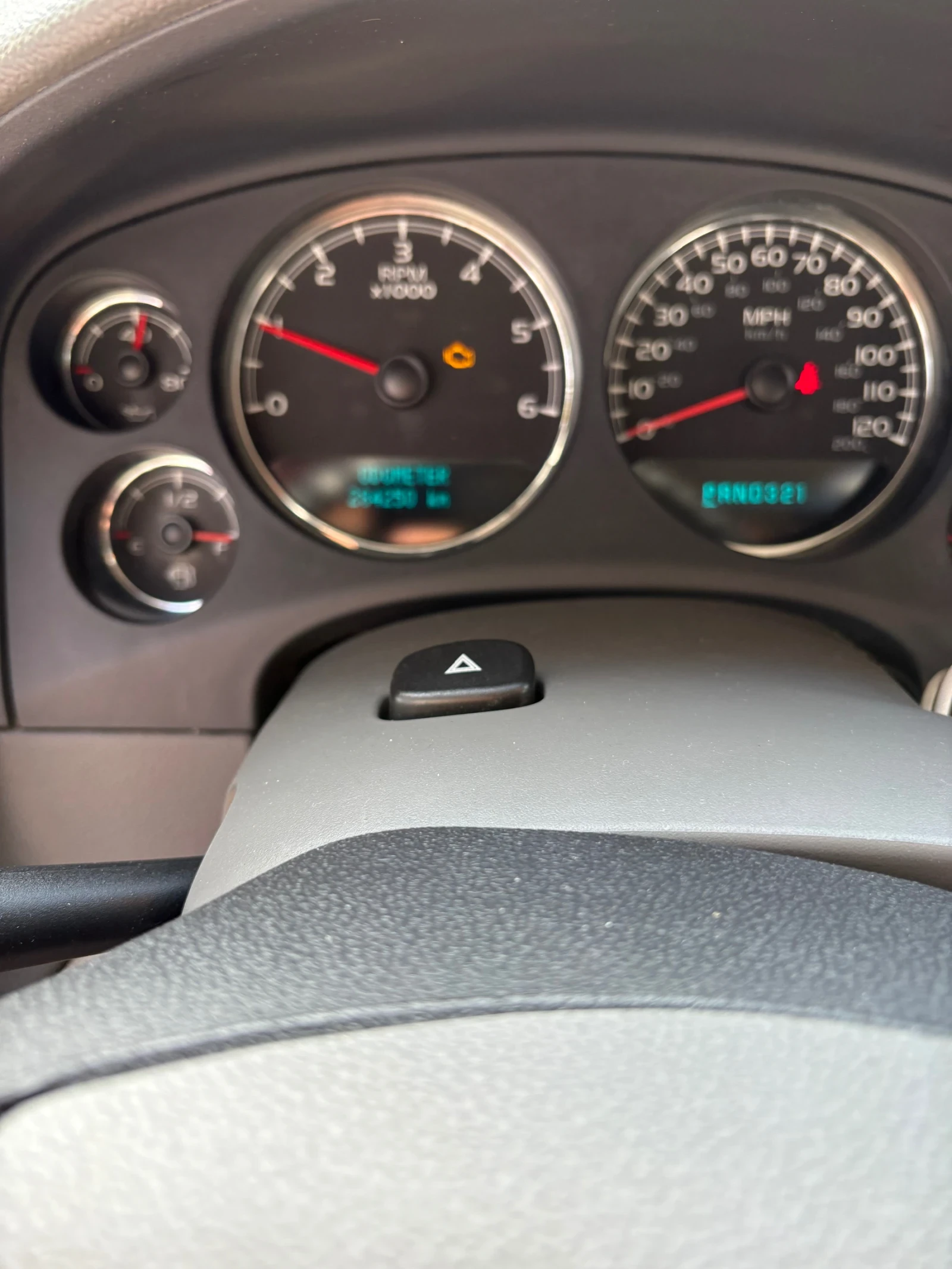 Chevrolet Avalanche, снимка 8 - Автомобили и джипове - 55003462