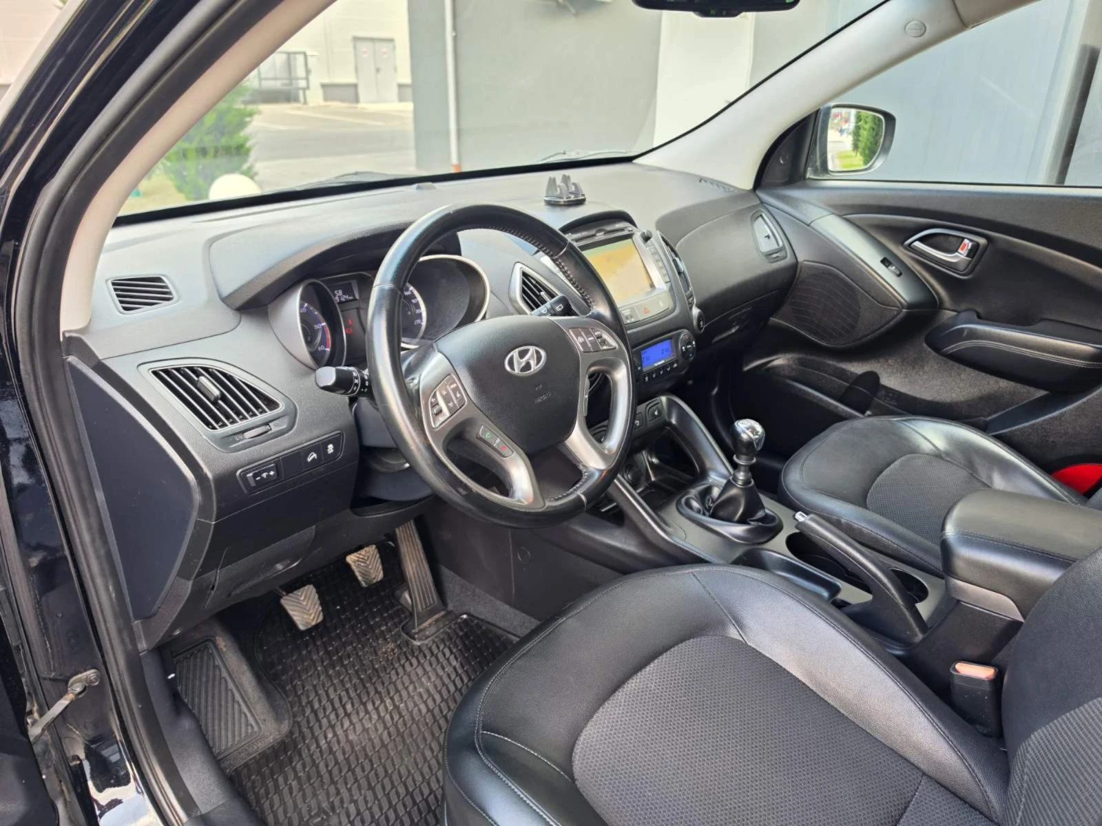 Hyundai IX35 1.7. ЕВРО 5 Е, снимка 6 - Автомобили и джипове - 55105133