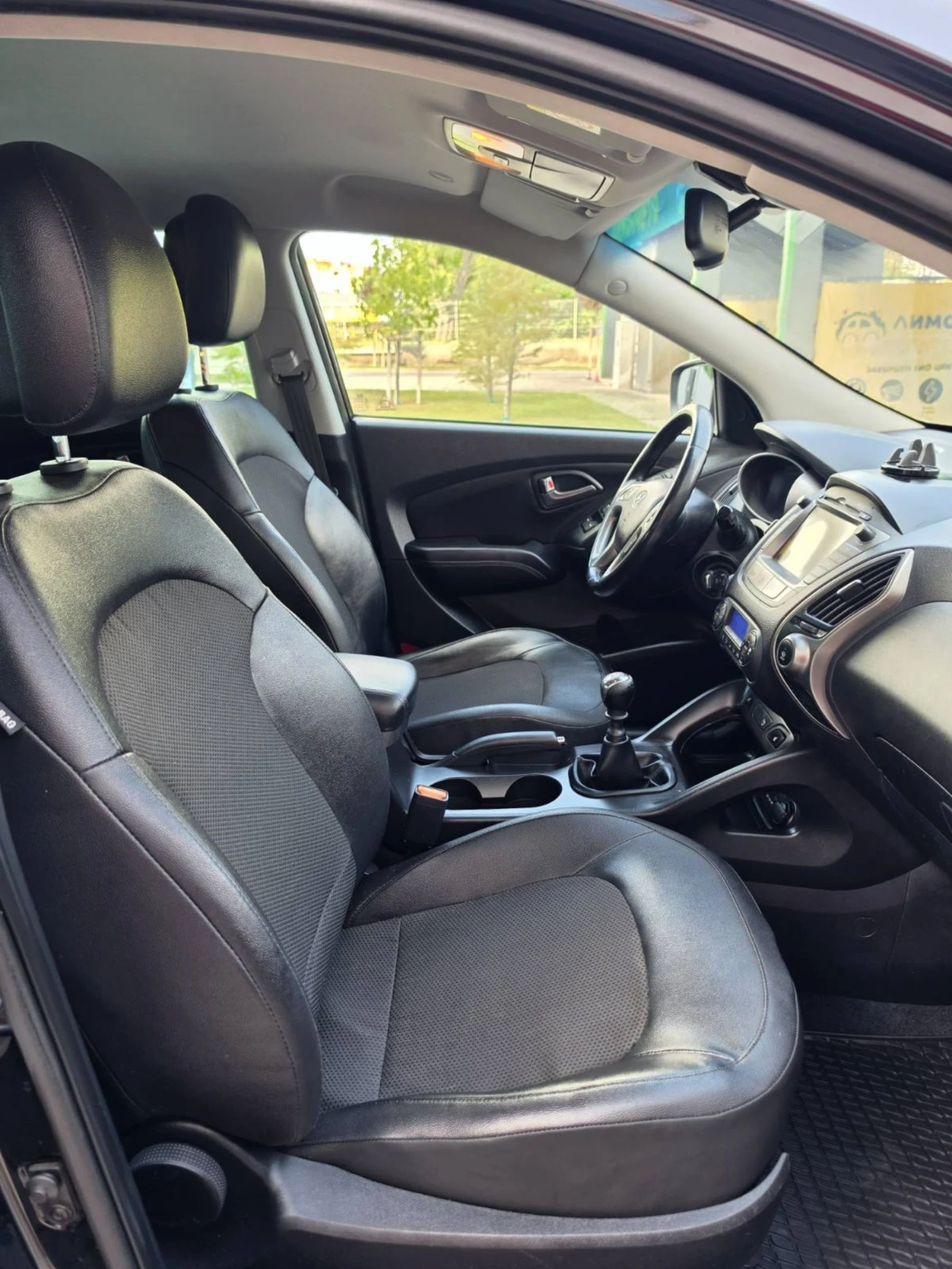 Hyundai IX35 1.7. ЕВРО 5 Е, снимка 10 - Автомобили и джипове - 55105133