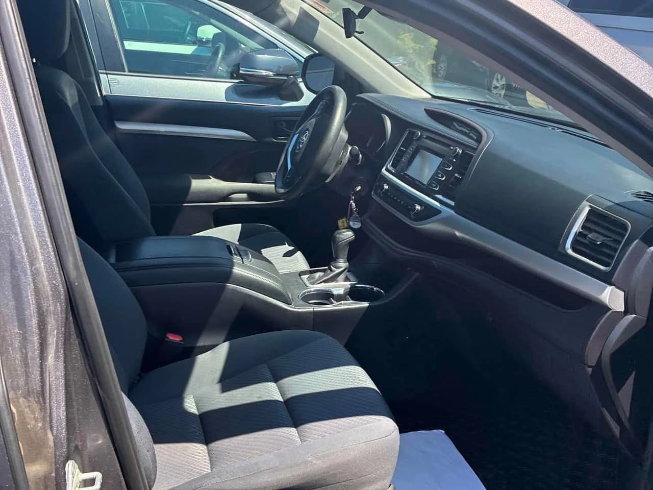 Toyota Highlander LE/CARFAX/КЛИП/ВТОРИ ЧИФТ ГУМИ И ДЖАНТИ/7 МЕСТА , снимка 15 - Автомобили и джипове - 55418045