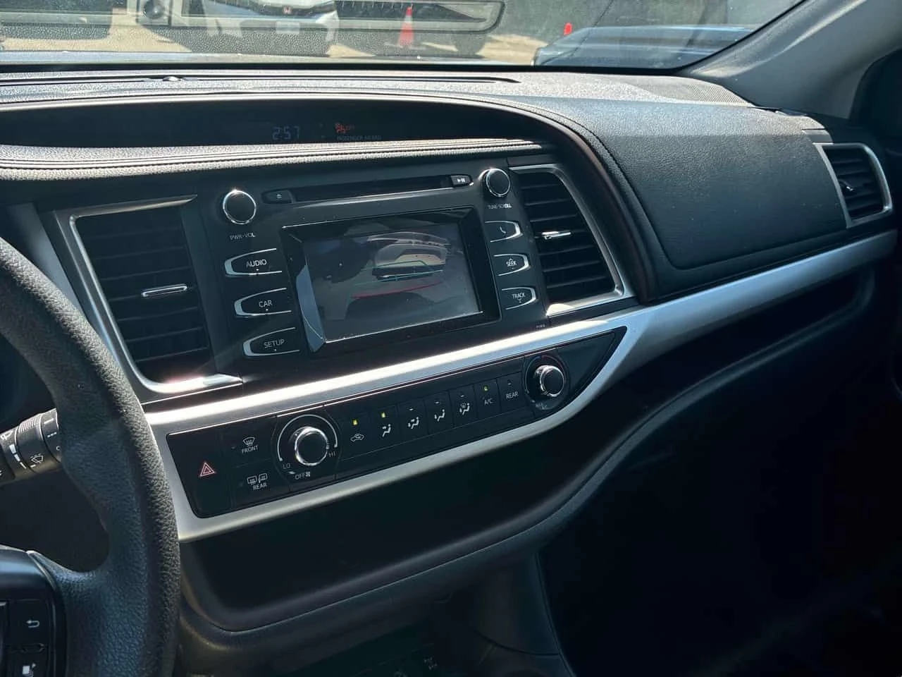 Toyota Highlander LE/CARFAX/КЛИП/ВТОРИ ЧИФТ ГУМИ И ДЖАНТИ/7 МЕСТА , снимка 9 - Автомобили и джипове - 55418045