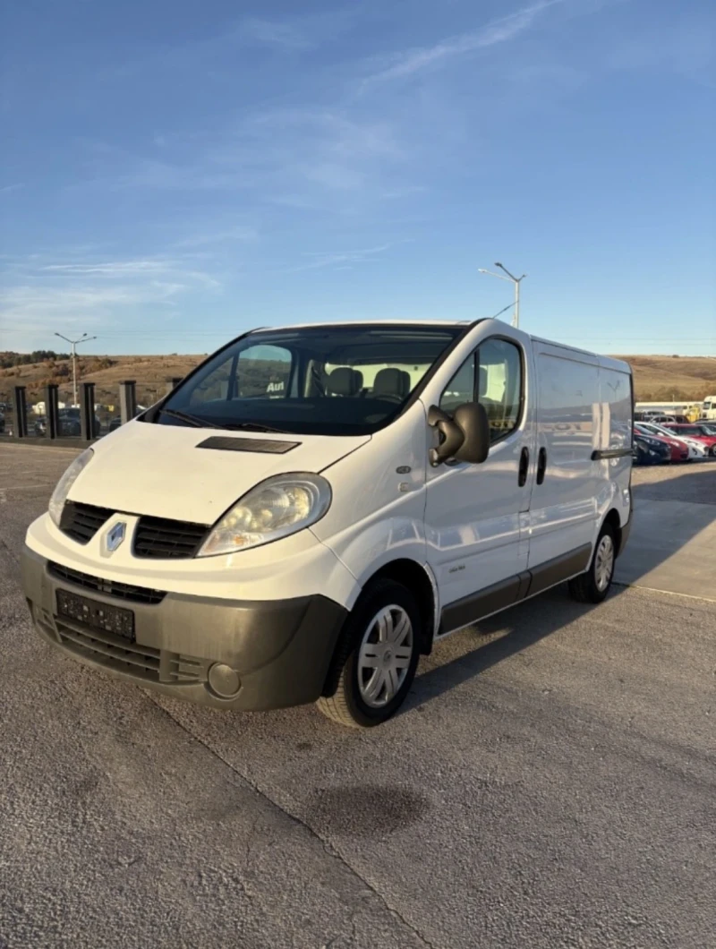 Renault Trafic, снимка 4 - Бусове и автобуси - 53224467
