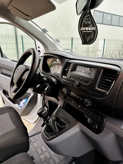 Opel Vivaro, снимка 5 - Бусове и автобуси - 54154952