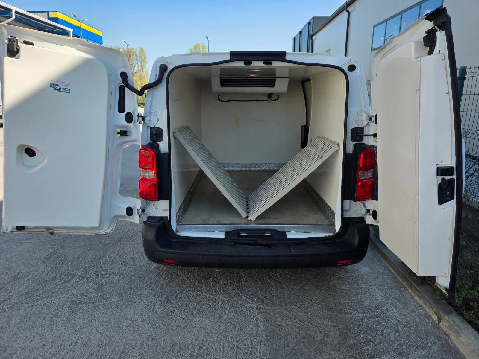 Opel Vivaro, снимка 10 - Бусове и автобуси - 54154952