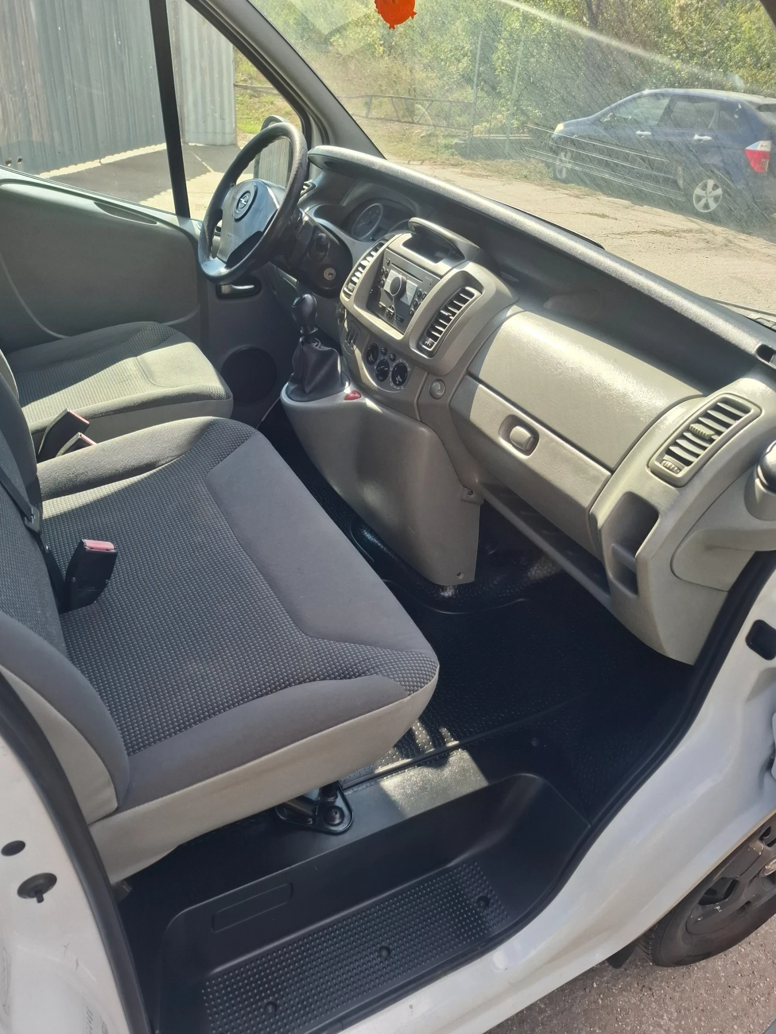 Opel Vivaro 2.0 CDTI, снимка 10 - Бусове и автобуси - 56314257