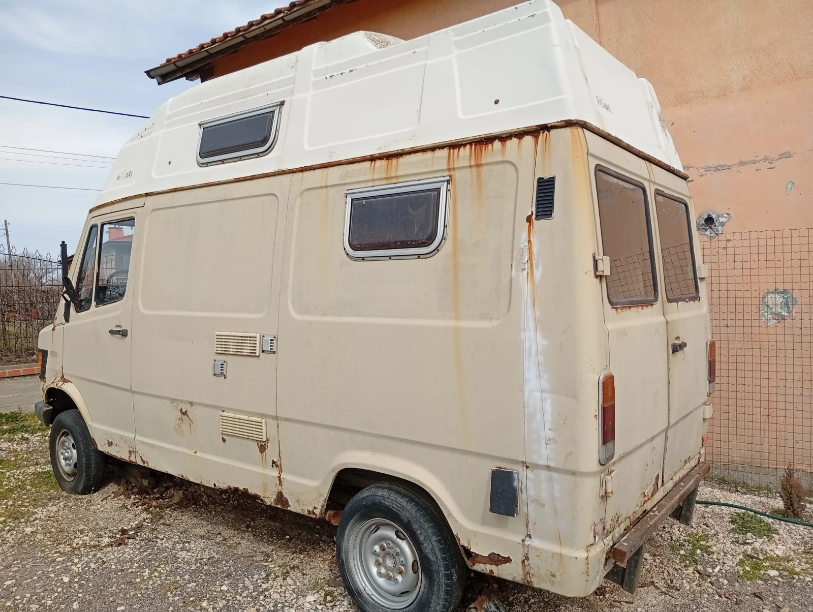 Кемпер Mercedes-Benz 207 OM615/OM616 - изображение 2