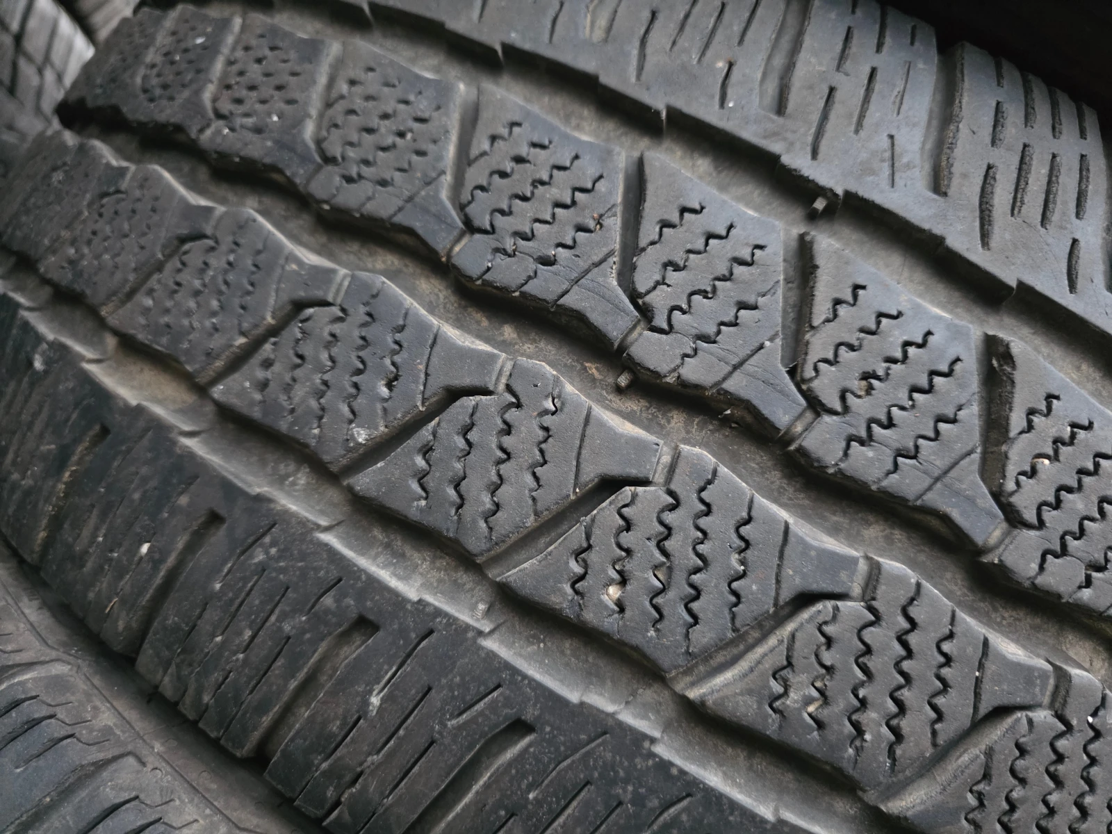 ���� 235/65R16 | Mobile.bg � ����������� 1
