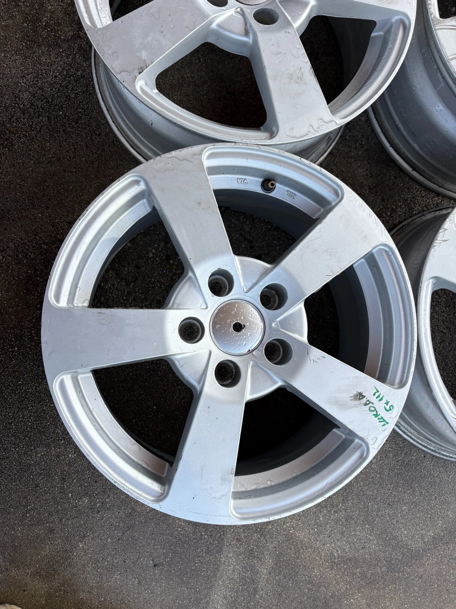 Джанти за Skoda Octavia, снимка 2 - Гуми и джанти - 54668977