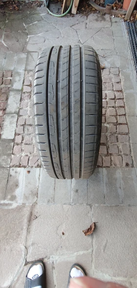 Гуми Летни 215/50R17, снимка 1 - Гуми и джанти - 49503170