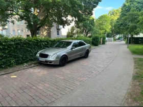 Mercedes-Benz E 320, снимка 1