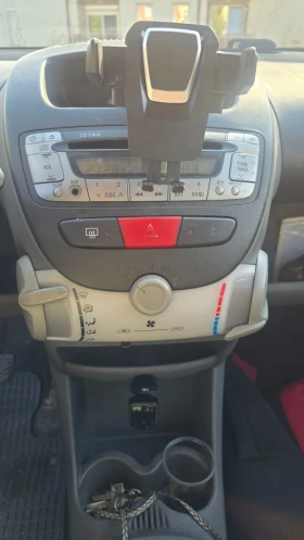 Toyota Aygo 1.0i klimatik, снимка 9