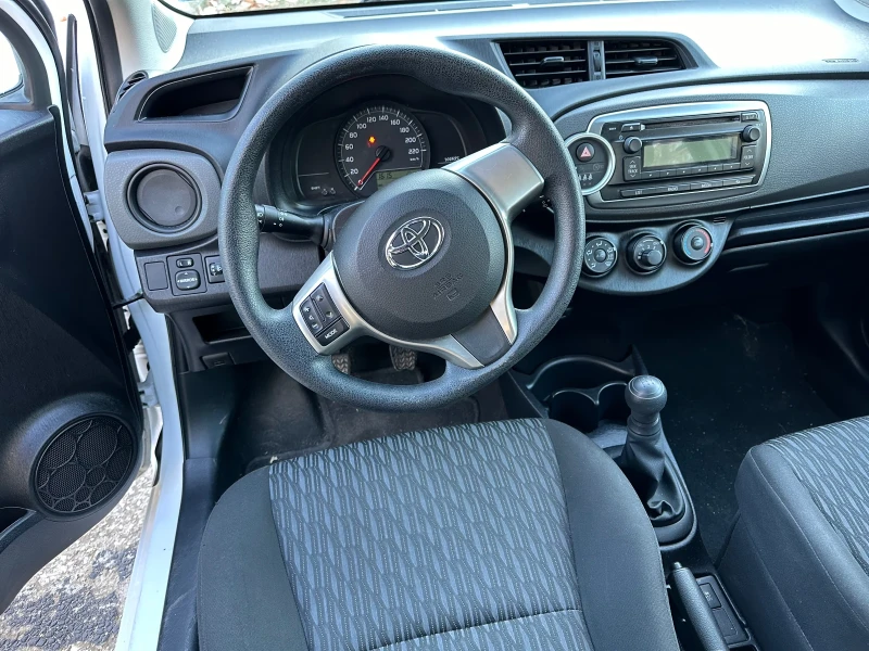 Toyota Yaris, снимка 9 - Автомобили и джипове - 48201048