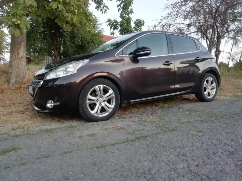 Peugeot 208, снимка 2 - Автомобили и джипове - 48868571