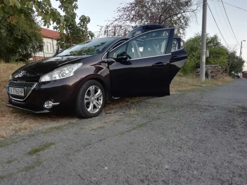 Peugeot 208, снимка 5 - Автомобили и джипове - 48868571