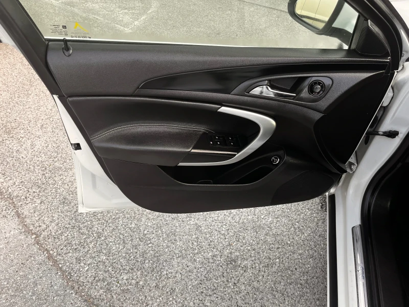 Opel Insignia 2.8 OPC 4x4, снимка 8 - Автомобили и джипове - 51379370