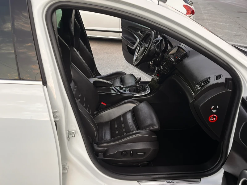 Opel Insignia 2.8 OPC 4x4, снимка 12 - Автомобили и джипове - 51379370
