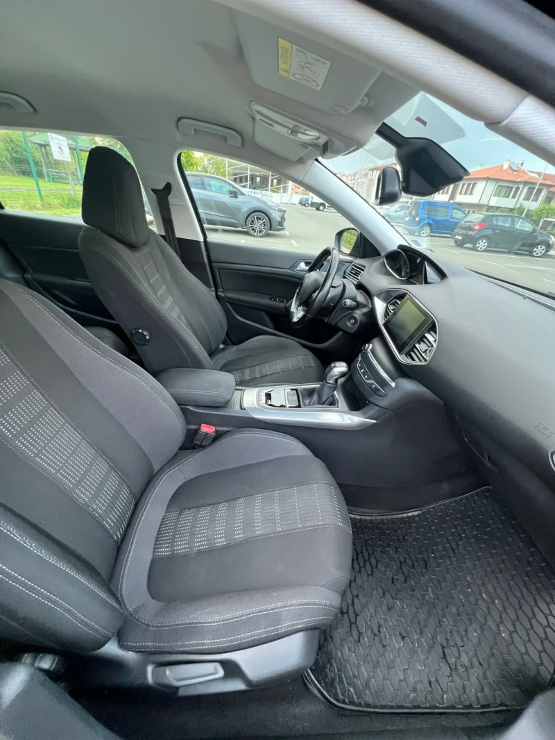 Peugeot 308 1.6 HDI, снимка 14 - Автомобили и джипове - 51706116