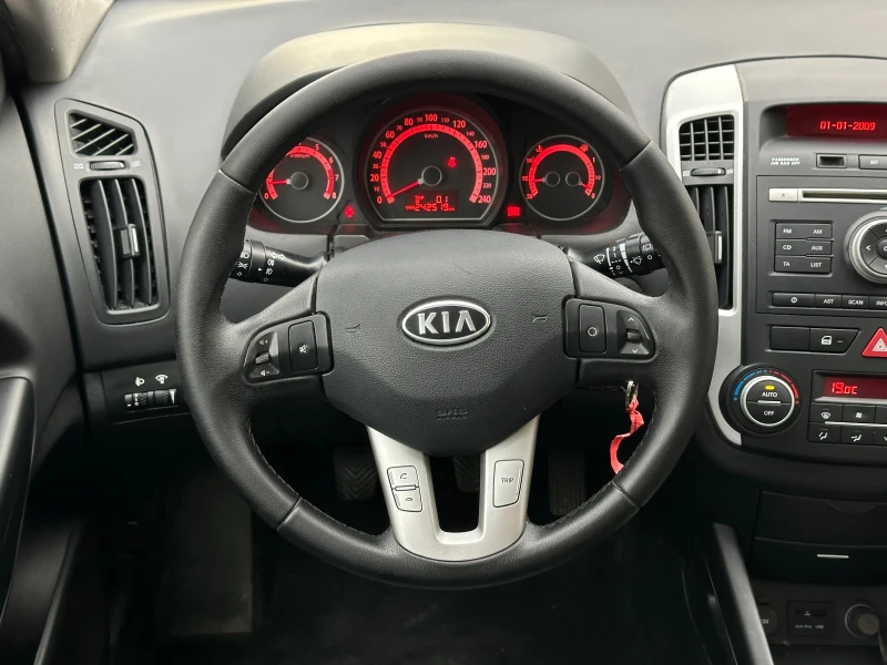 Kia Ceed 1.6i GPL* Facelift * Климатроник, снимка 8 - Автомобили и джипове - 51911389