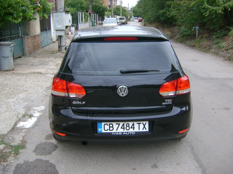 VW Golf 1.6 TDI, снимка 4 - Автомобили и джипове - 52170828