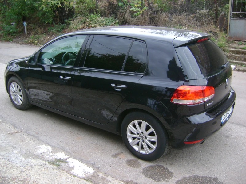 VW Golf 1.6 TDI, снимка 3 - Автомобили и джипове - 52170828