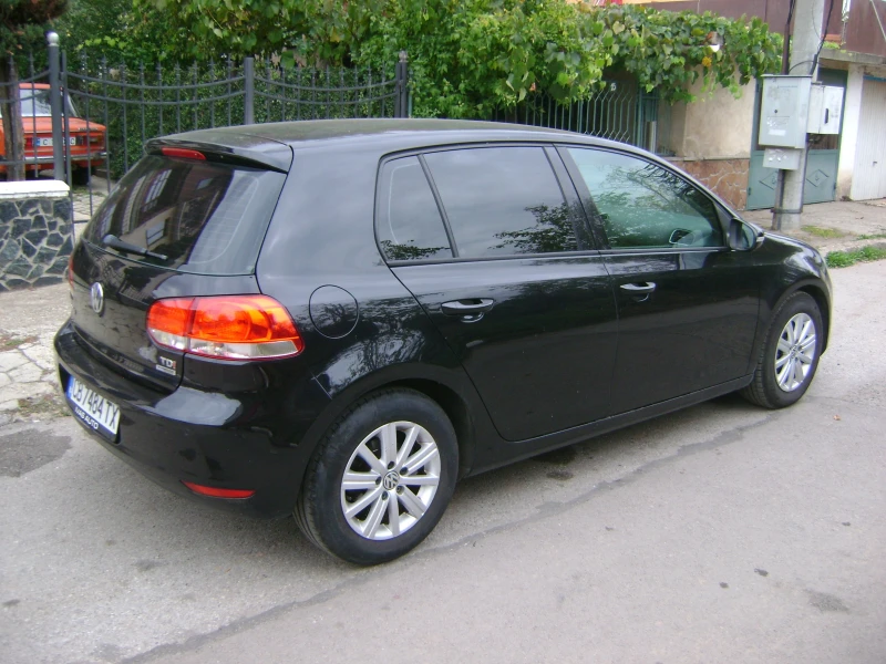 VW Golf 1.6 TDI, снимка 5 - Автомобили и джипове - 52170828