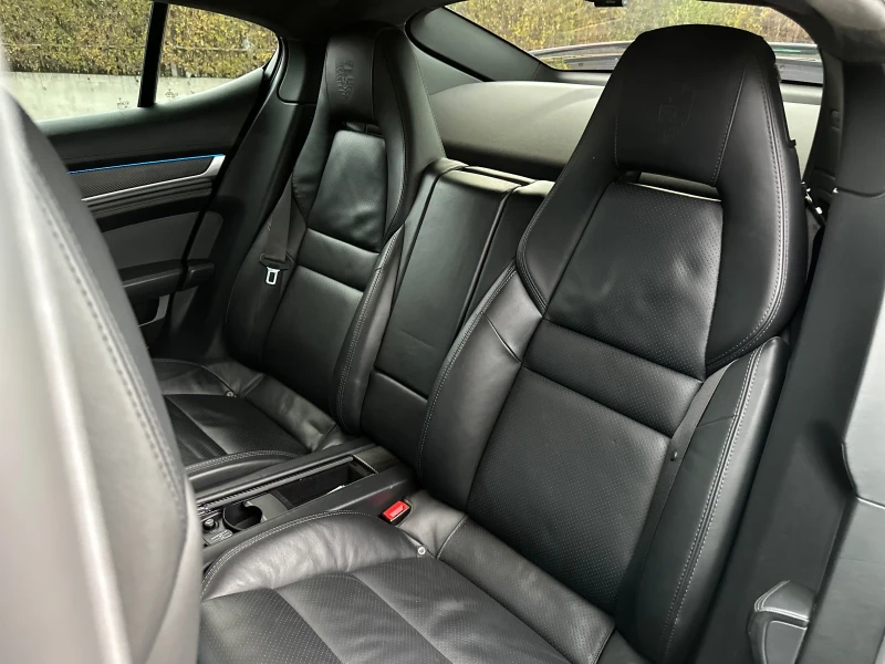 Porsche Panamera GTS WALD BODYKIT* CARPLAY* SPORTCHRONO, снимка 15 - Автомобили и джипове - 52742300