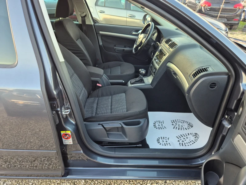 Skoda Octavia 2.0TDI DsG 4x4, снимка 12 - Автомобили и джипове - 52850408