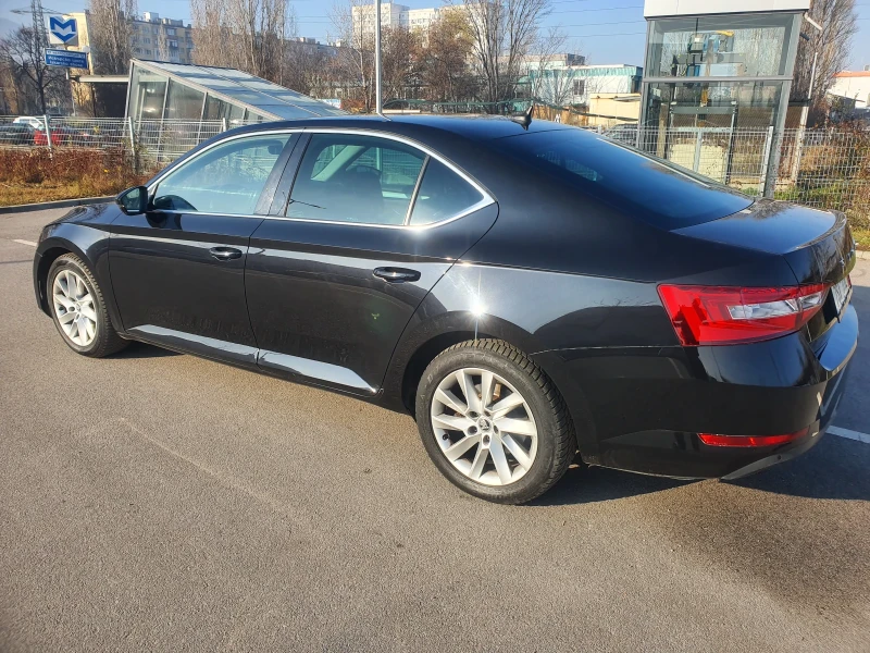 Skoda Superb 2.0 TDI, снимка 17 - Автомобили и джипове - 53045129