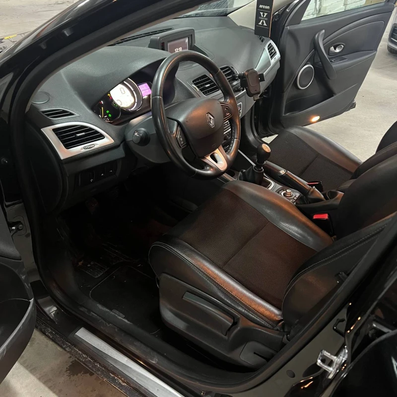 Renault Megane Grandtour - СПЕШНО!!, снимка 10 - Автомобили и джипове - 53062231