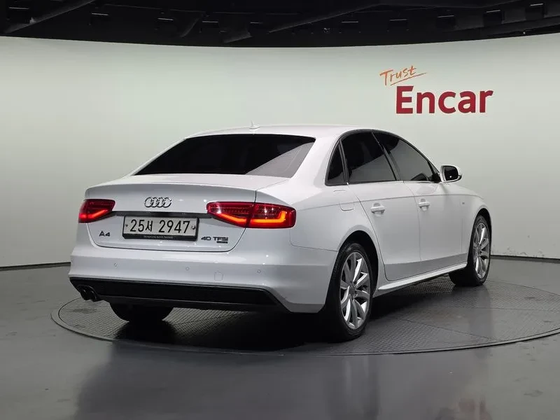 Audi A4 2.0 TFSI Quattro - САМО 30% АВАНС, снимка 2 - Автомобили и джипове - 56253854