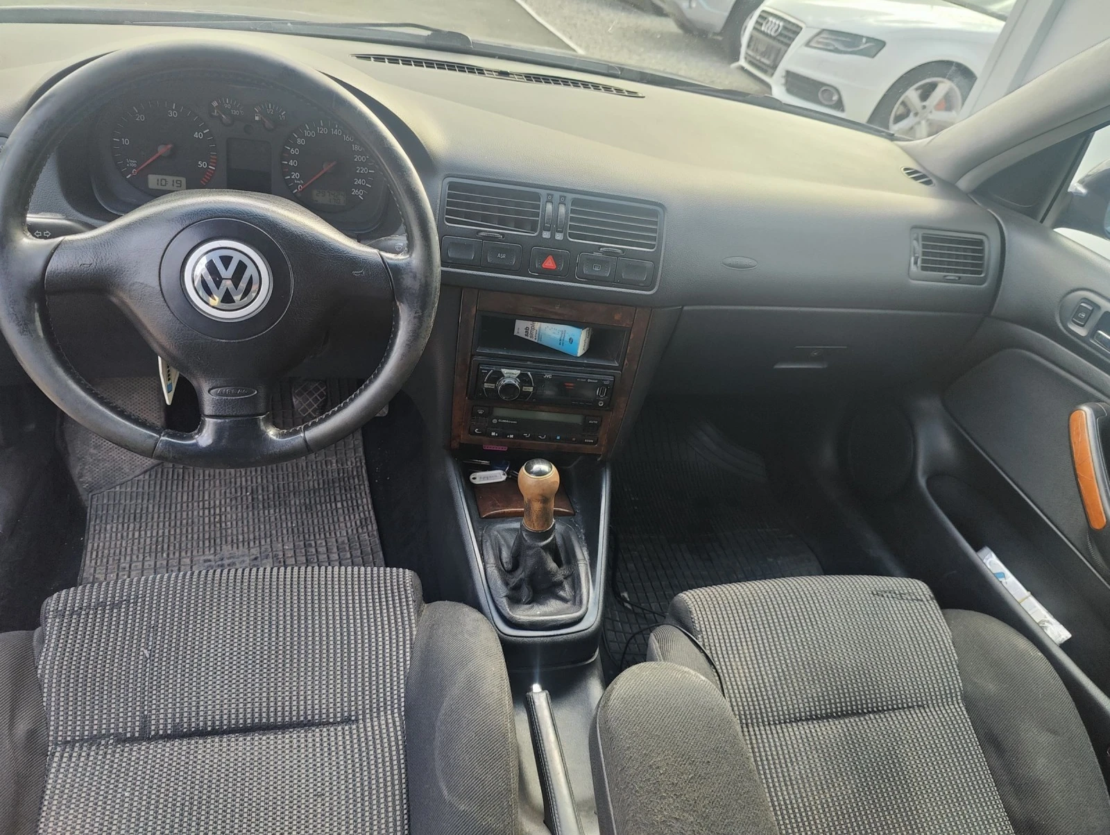 VW Bora 1.9 tdi 116к.с - изображение 6