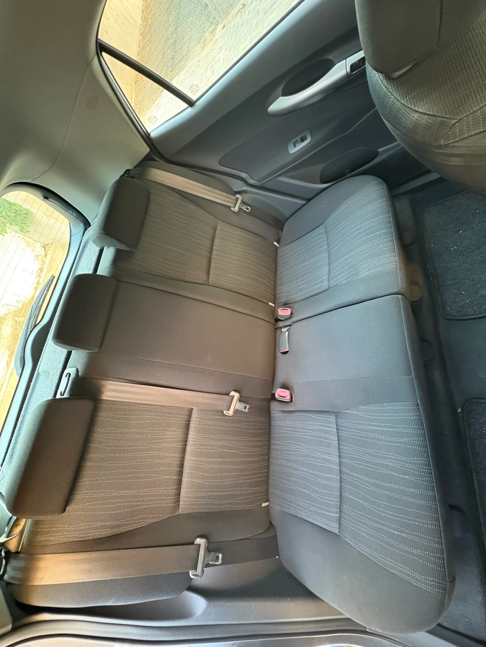 Toyota Auris 2.0 - изображение 9