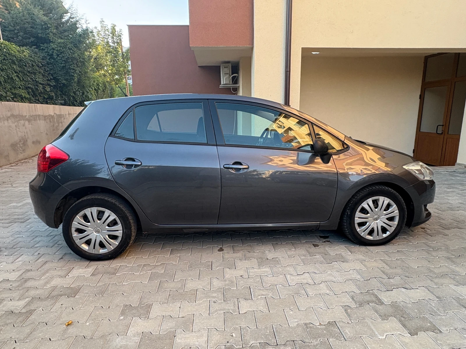 Toyota Auris 2.0 - изображение 6