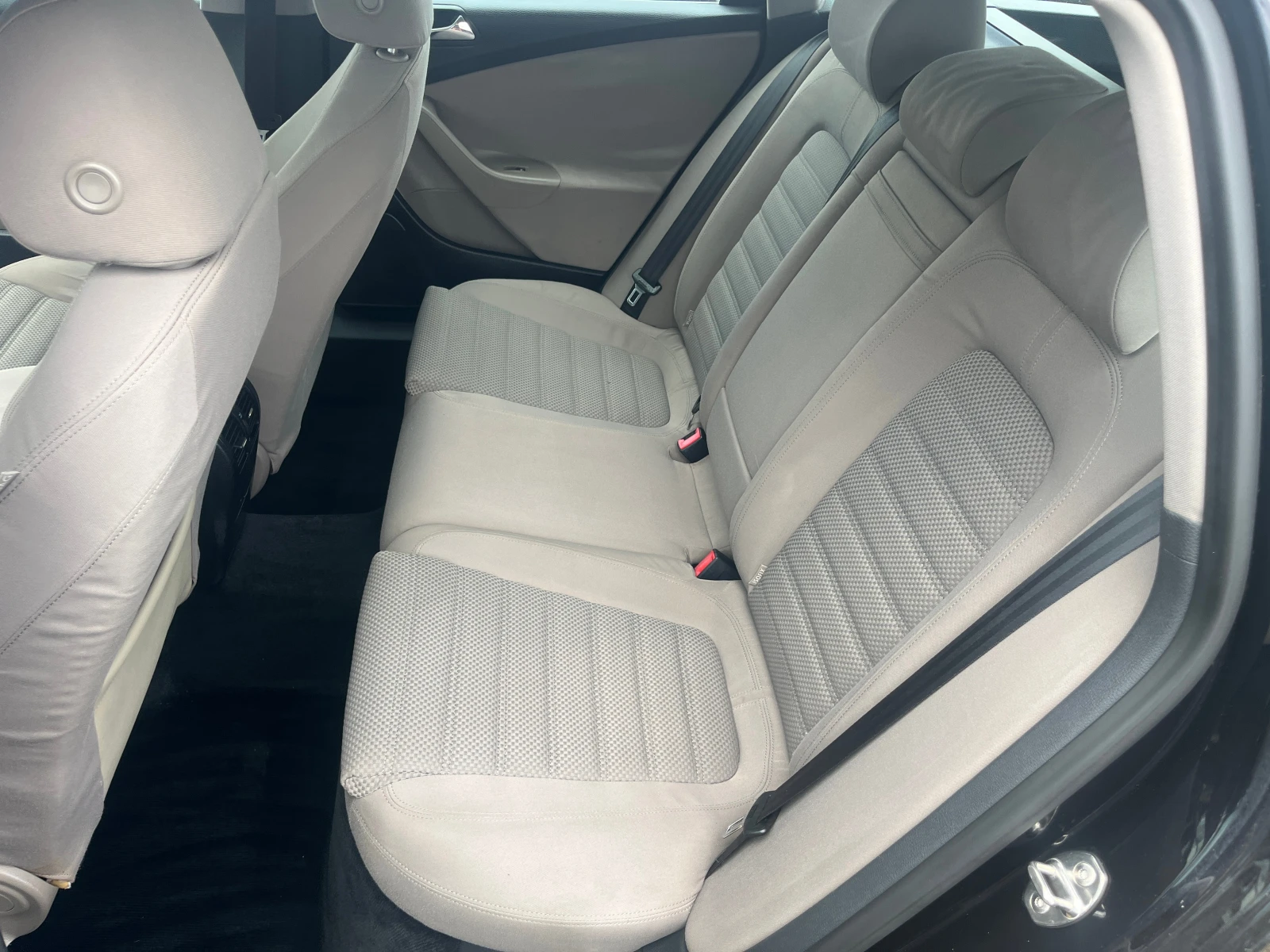 VW Passat 2.0TDI COMMONRAIL - изображение 7