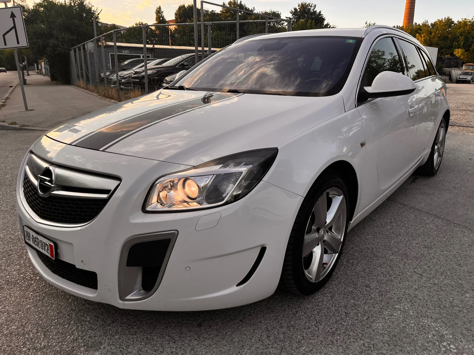 Opel Insignia 2.8 OPC 4x4 - изображение 2