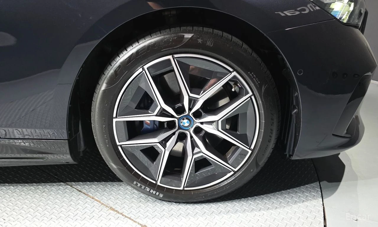 BMW i5 * eDrive40* M-SPORT* �������* ���������* ��������* | Mobile.bg � ����������� 5