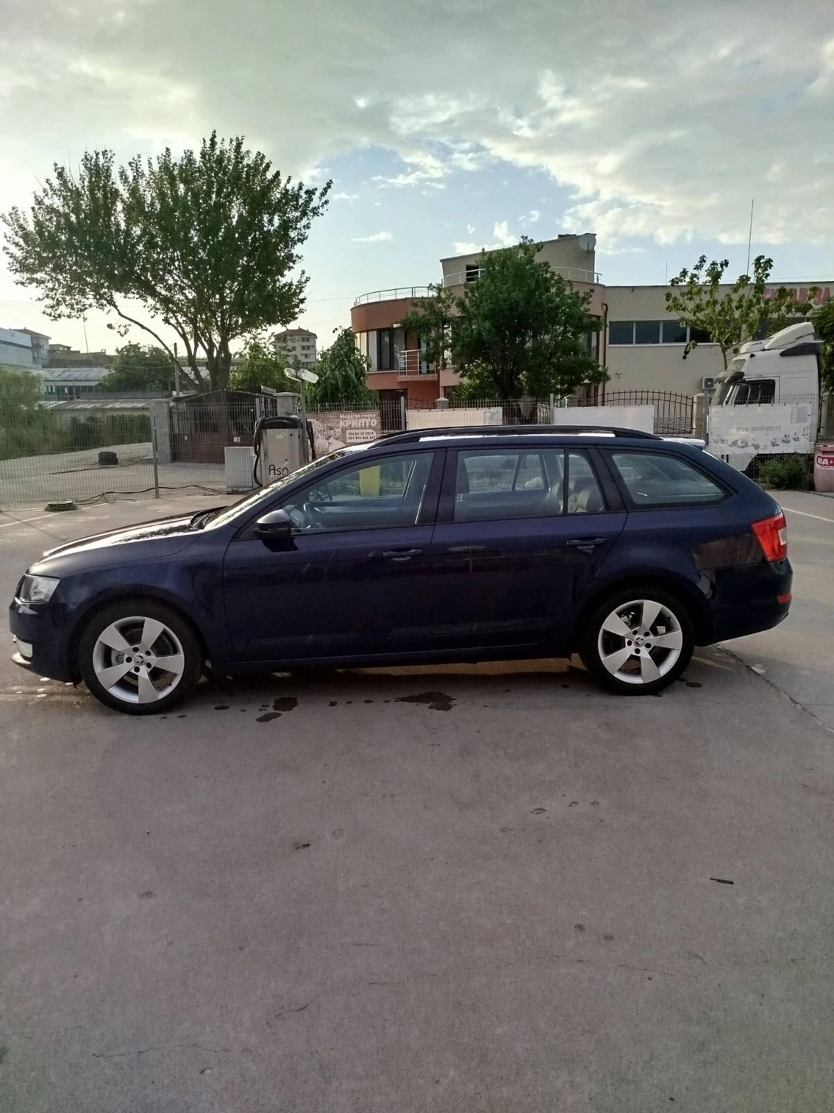 Skoda Octavia, снимка 9 - Автомобили и джипове - 54333840